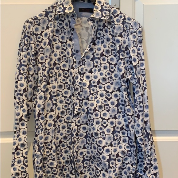 Button up shirt - Picture 1 of 6